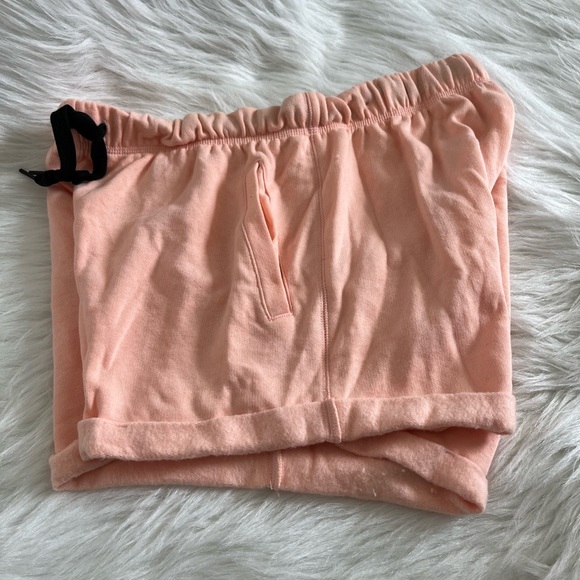 VS PINK Shorts - Picture 2 of 4